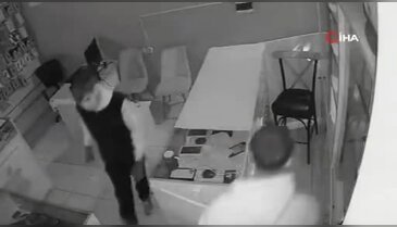 Telefon mağazasındaki hırsızlık! Anbean kaydedildi...