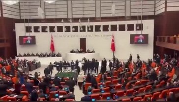Meclis'te 'tabut' kavgası! Ak Parti ve CHP'li vekiller birbirlerine girdi...