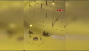 Karlı yolda ATV ve leğenli eğlence: O anlar kamerada