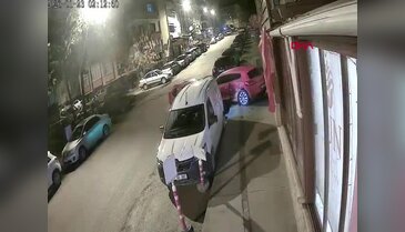 Alkollü sürücü park halindeki araçları haşat etti! O anlar kamerada...