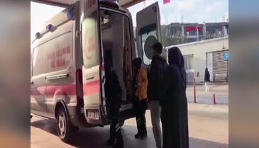 Bursa'da depoda devrilen demirler can yaktı!