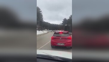Bursa'da yol kilitlendi! Metrelerce kuyruk oluştu...