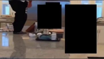 İnfial yaratan video! Kız çocuklarını mutfakta böyle kovalamış