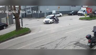 Bursa'da motosikletli ölümden döndü! Saniye saniye kamerada