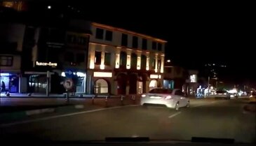 Bursa'da 'pes' dedirten görüntü! Durmasa ezecek...