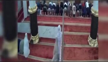 Camideki şakalaşma küçük çocuğu az kalsın canından ediyordu