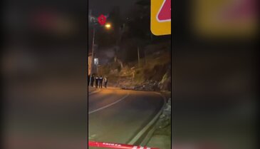 Bursa'da tarihi kale altında toprak kayması: Olay yerinden ilk görüntüler...