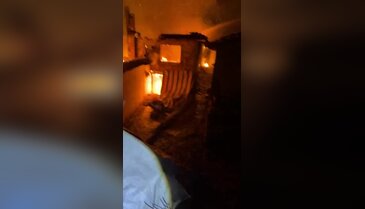 Bursa'da iki katlı ev kül oldu!