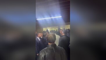 Başkan kısa süre önce istifa etmişti! Meclis üyeleri arasında arbede!