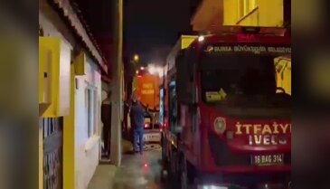 Bursa'da yangın paniği! 2 katlı ev harabeye döndü...