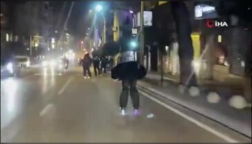 Bursa'da gençlerin eğlencesi trafikte tehlike yarattı