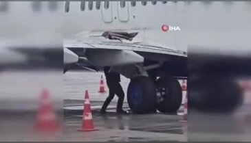 Antalya Havalimanı'nda büyük panik! Uçağın iniş takımları kırıldı