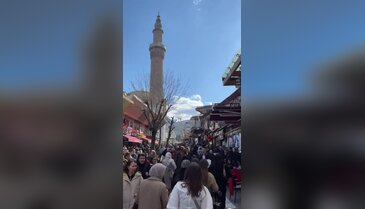 Bursa'da adım atacak yer kalmadı! 14 Şubat ve güzel hava çarşıları kilitledi...
