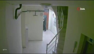 İstanbul'da güpegündüz gasp girişimi! Yaşlı adam çocukların elinden zor kurtuldu...