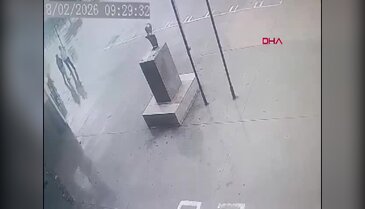 Fırtına dehşetinde 4 öğrenciden Atatürk büstünü kurtarma anı kamerada!