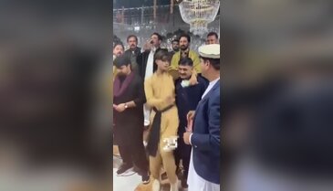 Geleneğiniz batsın! Düğünde genç erkeğe yaptırdıklarına bir bakın...