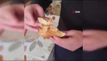 Bursa'da sahur için aldığı ekmeği kesti, içinden çıkan ile şok oldu!