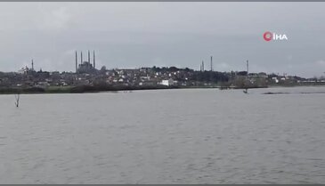 Selimiye Camii, göle dönen tarlalardan İstanbul'daki Sultanahmet'i andırdı