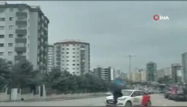 Ankara'da kurs aracıyla terör estirdi! Darp ettiği şahsı kaput üzerinde sürükledi...