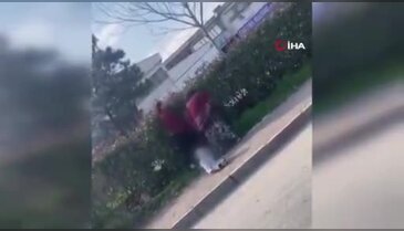 Bursa'da dilenciler kavgaya tutuştu! Kucağındaki bebek yere düştü...