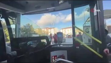 Otobüs şoförü iftara yetişemeyen yolculara yiyecek dağıttı