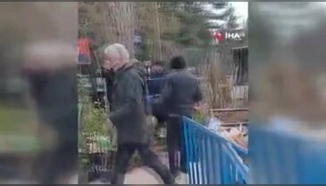 Bursa'da seyyar satıcılar zabıtaya saldırdı!
