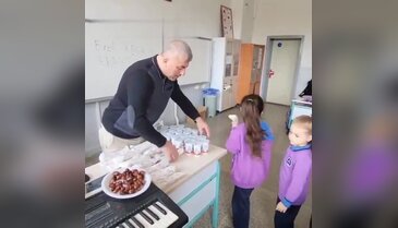 Bursa'da öğretmenden tekne orucu tutan öğrencilere sürpriz ikram!
