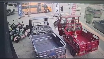 Kamyonun altında kalan yaşlı adam can verdi!
