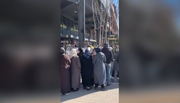 Bursa'da ucuz ürün kuyruğu! Vatandaşlar birbirleriyle yarıştı...