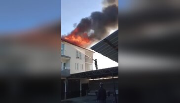Bursa'da bacadan çıkan yangın çatıyı küle çevirdi!