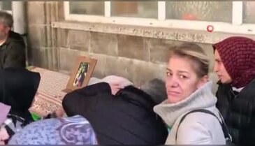 Bursa'da yürek dağlayan veda! Kızının tabutundan ayrılmadı