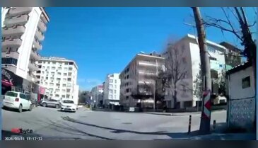 Bursa'da ters şeritten gelerek kazaya davetiye çıkarttı!