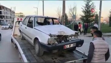 Bursa'da korkutan kaza! Kontrolden çıkıp tırın altına girdi...