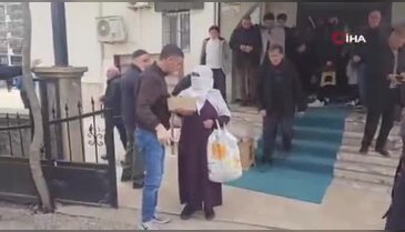 Zabıtalara yakalanan dilenci hasılatını rüşvet vermek istedi
