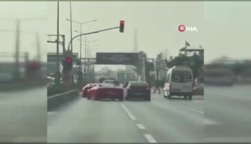 Bursa'da iki lüks otomobil trafik kurallarını hiçe saydı: O anlar kamerada...