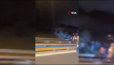 Kontrolden çıkan tır devrildi, otoyol kilitlendi