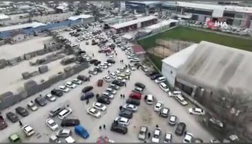 Bursa oto pazarında buruk bayram