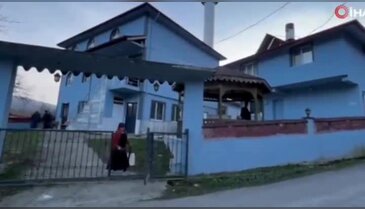 Cemaatten gelen sesler imamı usandırdı! Tepkisini görmeniz lazım