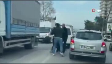Bursa'da trafikte gergin anlar! Tartışma kısa sürede büyüdü