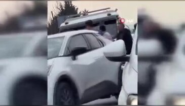 Bursa'da trafikte dehşet: Araçtan inip saldırdı!