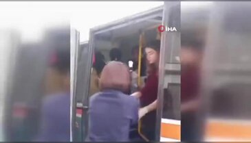 Hastaneye yetişemeyen kadın dolmuşta doğurdu!