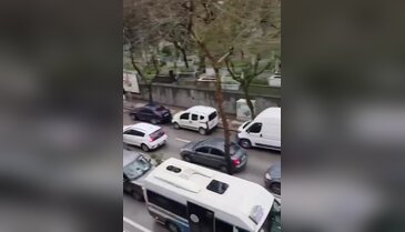 Mezarlık ve bayram ziyaretleri birleşti! Bursa'da trafik alarm verdi...