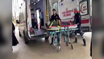 Bursa'da kamyonet ile hafif ticari araç çarpıştı! Yaralılar var...