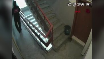 Kayseri'de kurye, sipariş getirdiği binaya idrarını yaptı