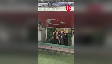 Bursaspor taraftarı maç öncesi Kırdar'la motive oldu!