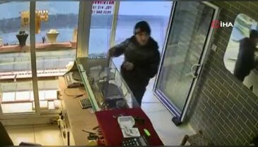 Kuyumcuya müşteri gibi giren hırsız 60 bin liralık yüzüğü alıp kayıplara karıştı