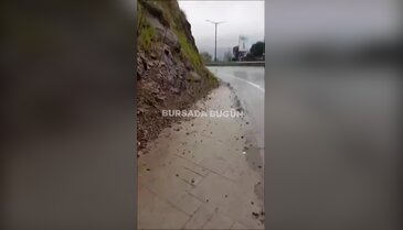 Bursa'da yağışlı hava heyelan riskini arttırdı! Toprak parçaları yola saçıldı....