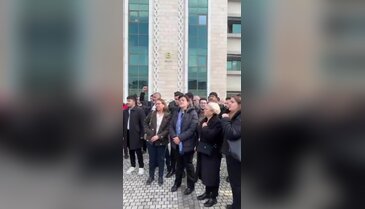 Başkan Bozbey'in gözaltına alınmasının ardından CHP teşkilatı belediye binasında!