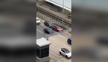 Bursa'da iki araç çarpıştı!