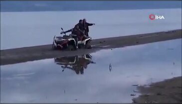 İznik'te ATV kuma saplandı, vatandaşlar seferber oldu